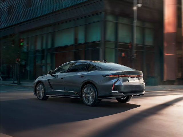 LEXUS ES HYBRIDE À PARTIR DE 899 €/MOIS